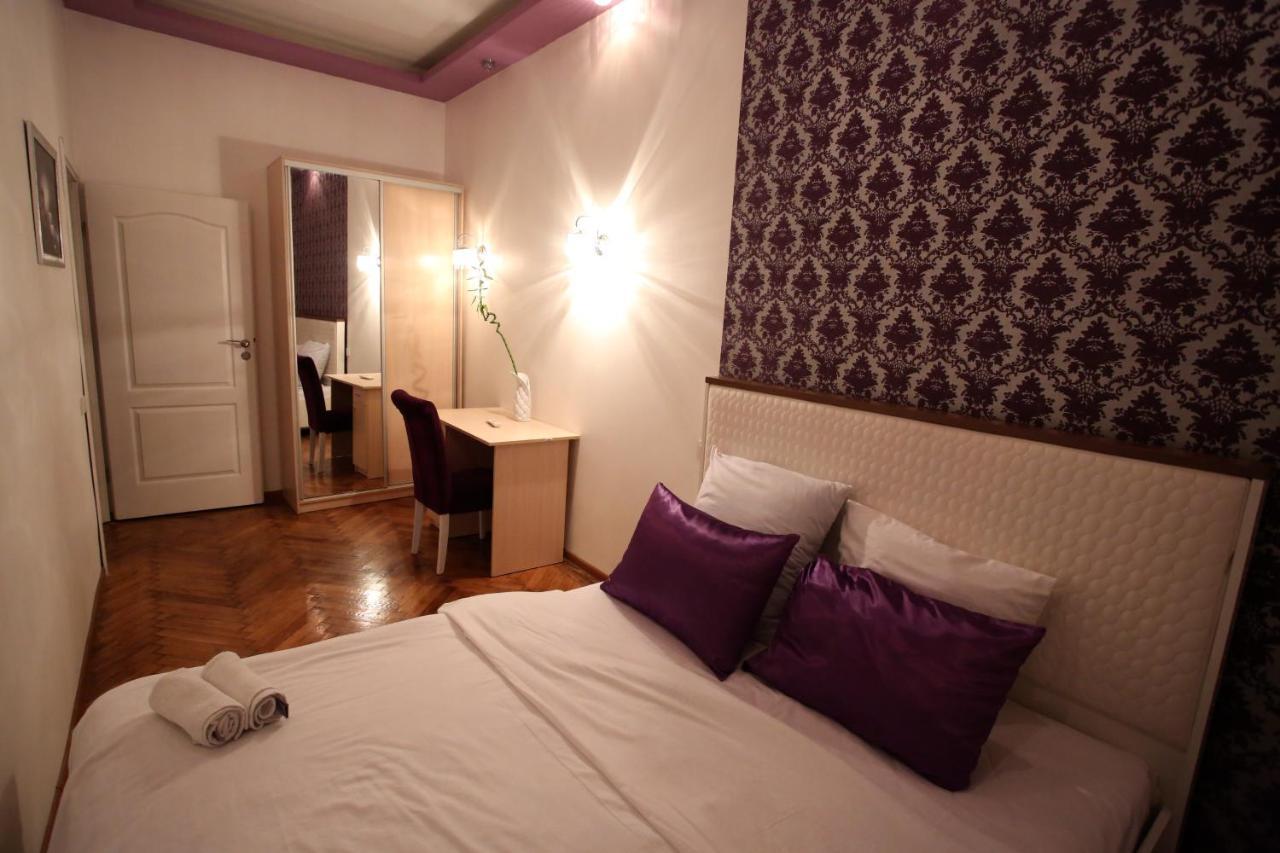 Romantic Apartments - Old Center Lviv Ngoại thất bức ảnh